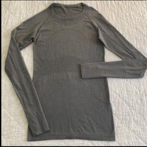Grey lululemon swiftly tech long sleeve size 6